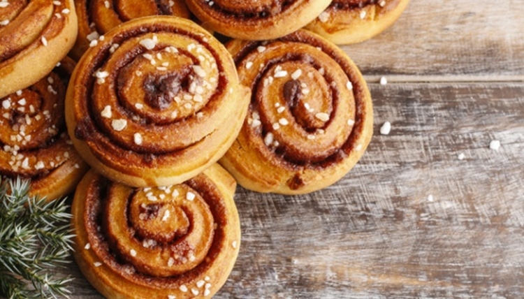 Cara Membuat Cinnamon Roll ala Cafe, Buat Sendiri Lebih